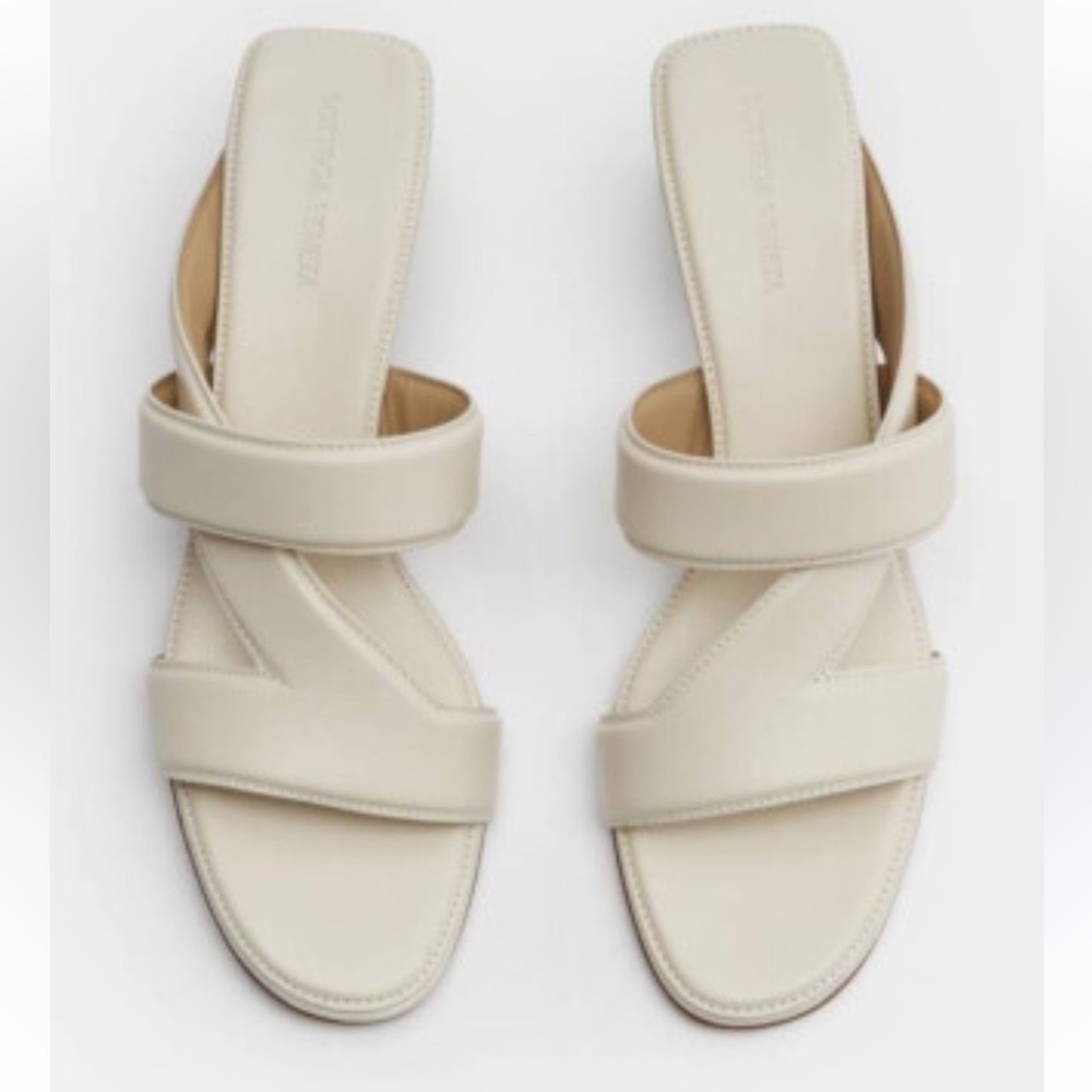 Bottega Veneta Cream Leather Slide Sandals